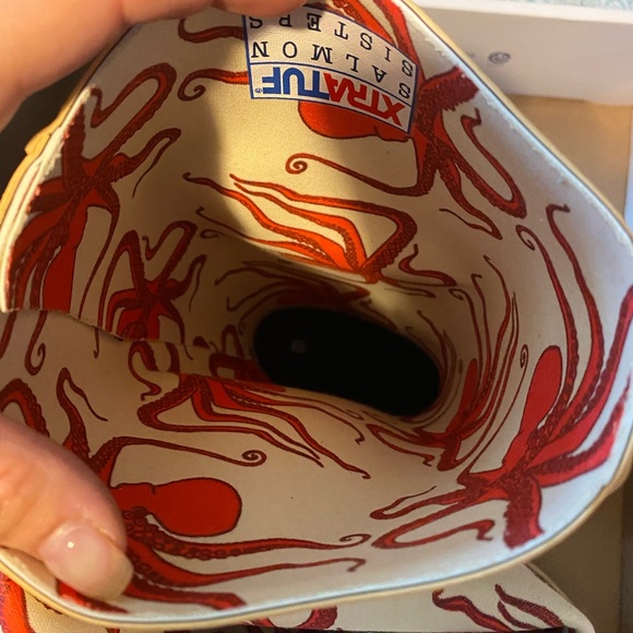 Salmon Sisters Xtratuf’s - Picture 5 of 5